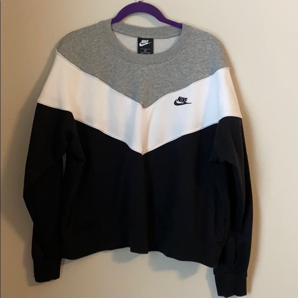 Nike Plus Size Crop Sweatshirt Size 2X (used)
